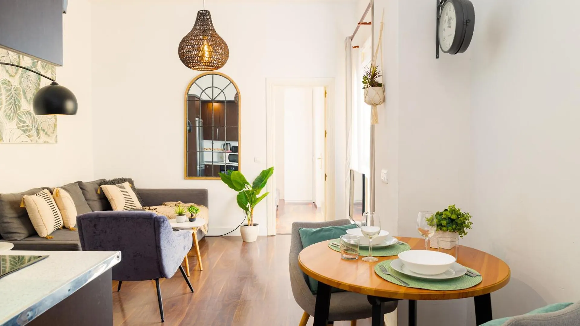 C87 - Nice Apartment Close To Teatro Cervantes Málaga Spagna
